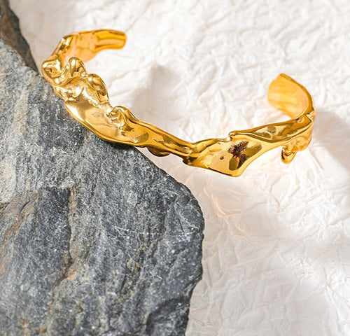 18K Irregular Open Cuff