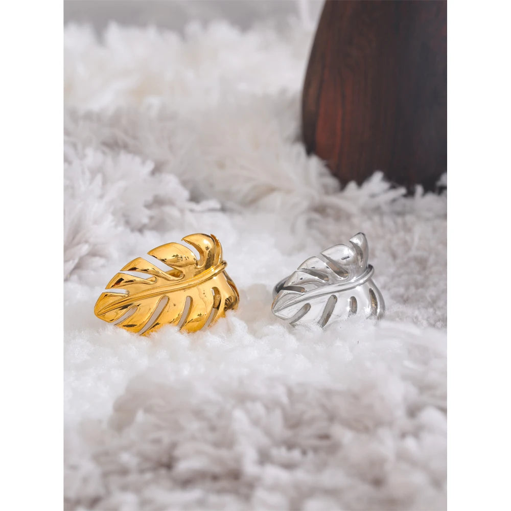 The Solaris Leaf Ring