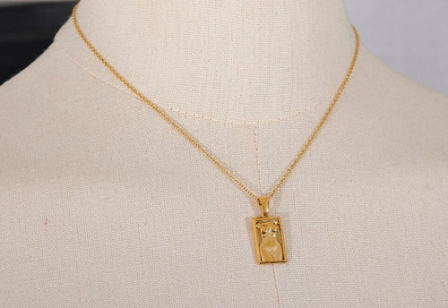 Body Pendant Necklace
