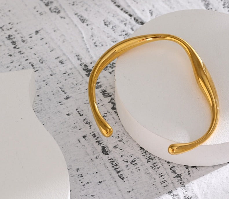 Minimalist Gold Bangle